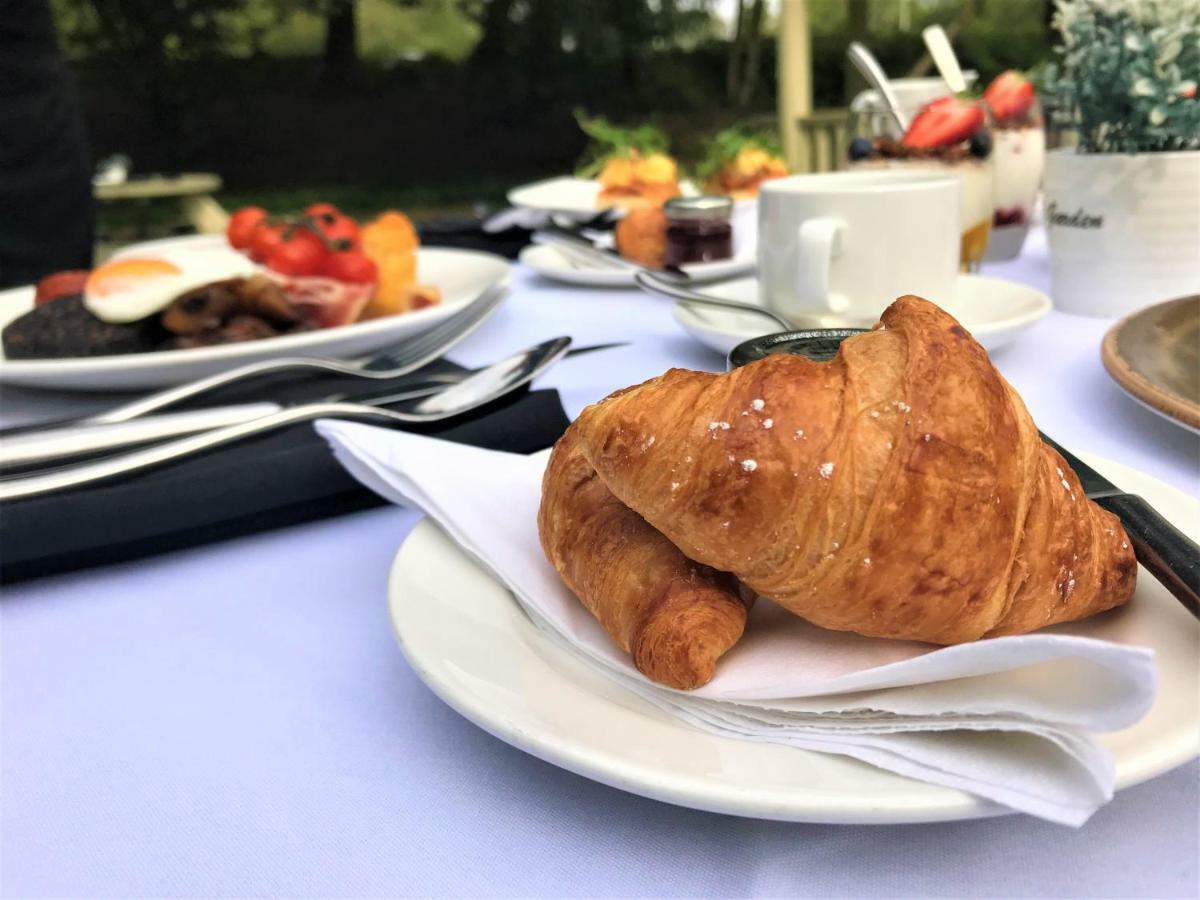 דארוון Astley Bank Hotel מראה חיצוני תמונה